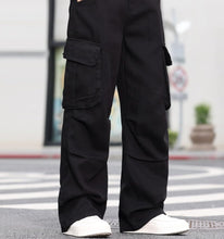 Load image into Gallery viewer, MEN'S BLACK BAGGY DENIM CARGO "ZONE" PANTS
